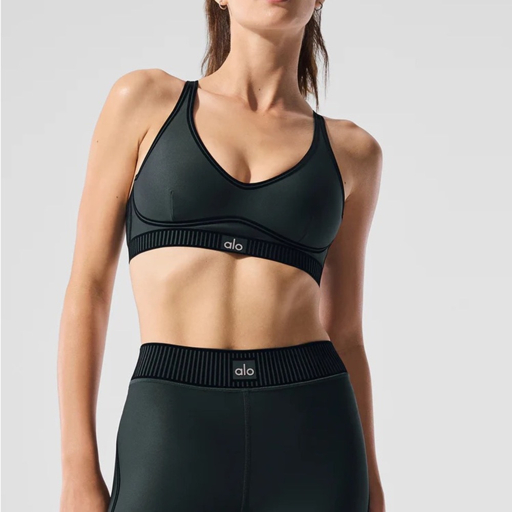 ALO Yoga Black Seamless Sports Bra & High-Waist Leggings Set